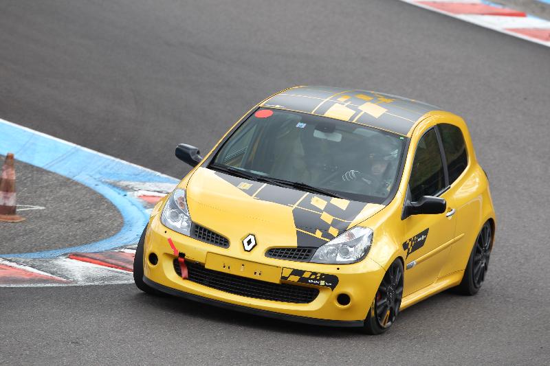 /Archiv-2020/37 31.08.2020 Caremotion Auto Track Day ADR/Gruppe rot/Renault Sport gelb